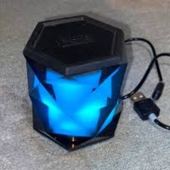 🔊 iHome Color Changing Bluetooth Rechargable Wireless Speaker iBT68 w/🎶 - Picture 4 of 8